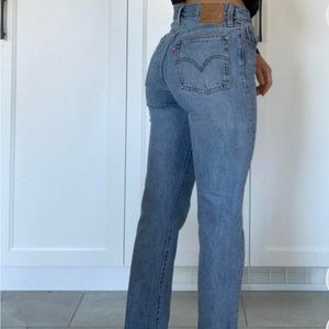 Aritzia Levi's Jeans Wedgie Icon
